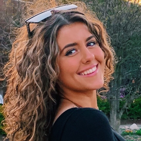 Meet your Posher, Giana - Picture 1 of 1